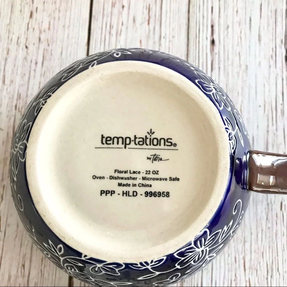 Temptations Floral 22oz Mug with Lid Set NWOT